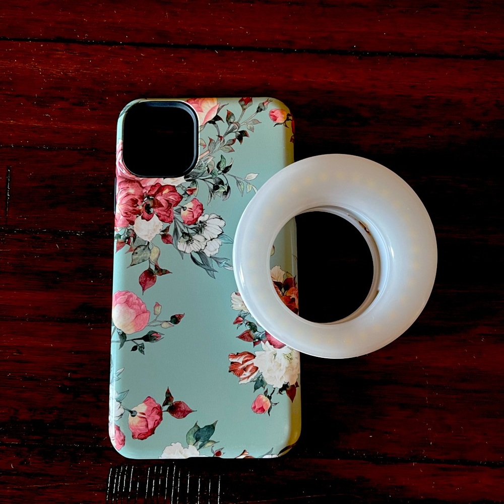 iPhone 11 Pro Max Case w FREE SELFIE LIGHT